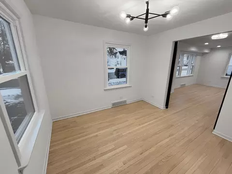 Living - 3716 216th Pl, Matteson, IL 60443 photo 2 of 2