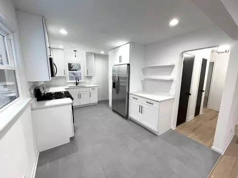 Kitchen - 3716 216th Pl, Matteson, IL 60443 photo 2 of 2