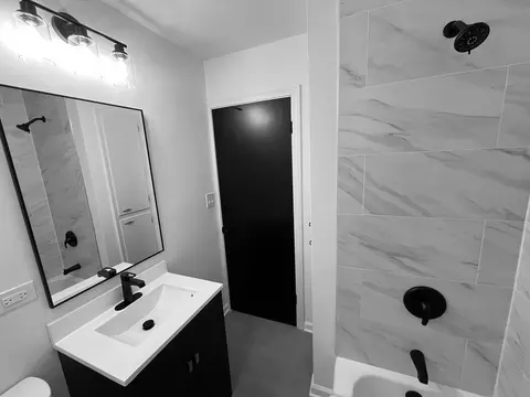 Bath - 3716 216th Pl, Matteson, IL 60443 photo 1 of 1