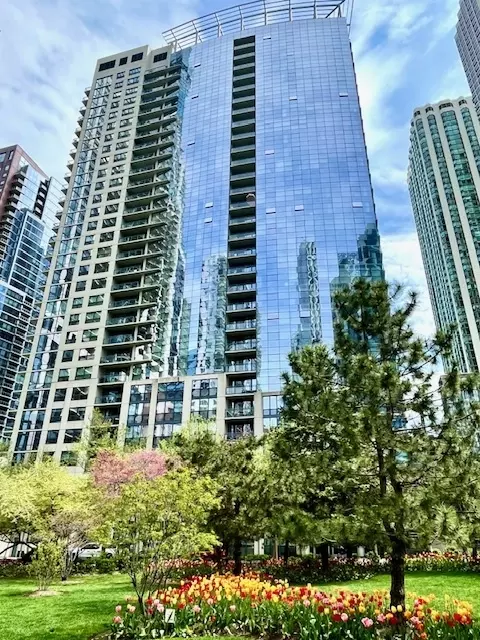 201 N Westshore Dr #903, Chicago, IL 60601