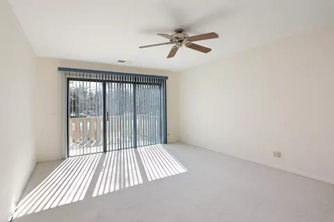 442 Thornhill Ln #D2, Wheeling, IL 60090 photo 3