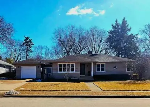 427 S Hubbard St, Algonquin, IL 60102