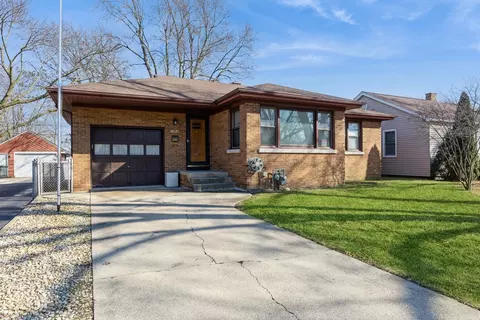 18027 Chicago Ave, Lansing, IL 60438
