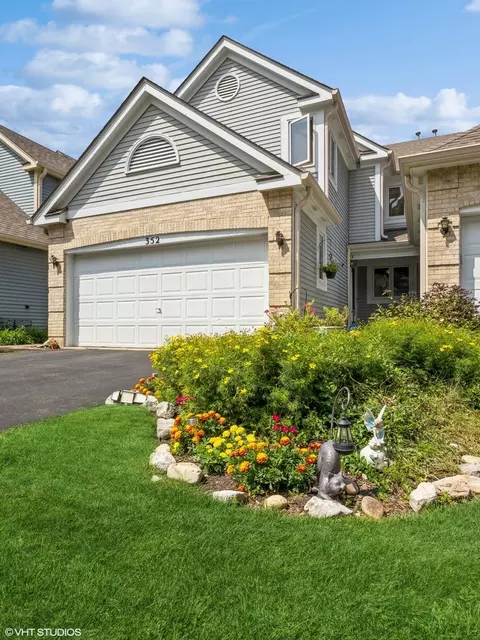352 Bristol Ln, Fox River Grove, IL 60021