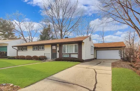 316 Stewart Dr, Freeport, IL 61032