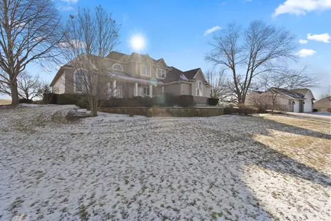 8202 Eagle Rdg, Spring Grove, IL 60081