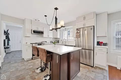 8912 Forestview Rd, Evanston, IL 60203 photo 5