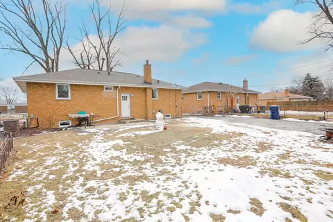 Exterior - 7546 S 78th Ct, Bridgeview, IL 60455 photo 2 of 4
