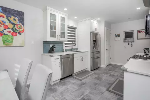 Kitchen - 7546 S 78th Ct, Bridgeview, IL 60455 photo 3 of 4