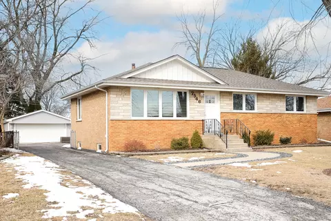 7546 S 78th Ct, Bridgeview, IL 60455