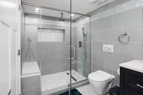 Bath - 7546 S 78th Ct, Bridgeview, IL 60455 photo 2 of 3