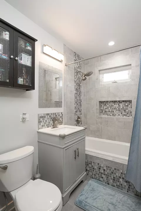 Bath - 7546 S 78th Ct, Bridgeview, IL 60455 photo 1 of 3