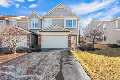 1177 W Lake Dr, Cary, IL 60013