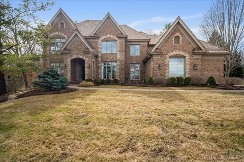 38 W383 Fairway Dr, Saint Charles, IL 60175
