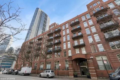 550 N Kingsbury St #605, Chicago, IL 60654