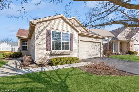 21216 Prince Lake Ct, Crest Hill, IL 60435