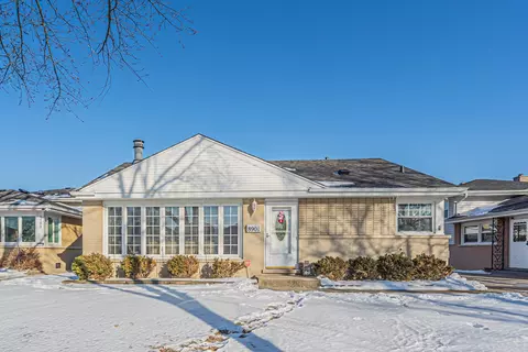 8901 N Elmore St, Niles, IL 60714