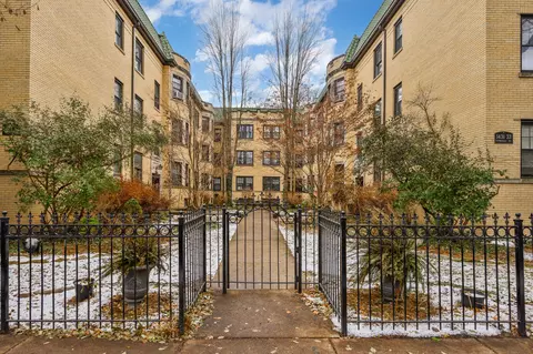 1431 W Summerdale Ave #1A, Chicago, IL 60640