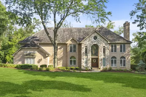 9 Forest Ln, South Barrington, IL 60010