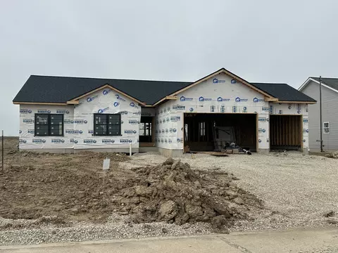 651 S Regulators St, Rochelle, IL 61068
