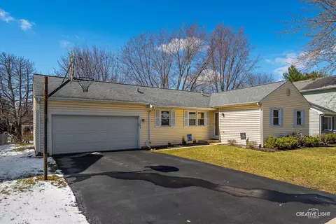 1933 Stanford Dr, Naperville, IL 60565