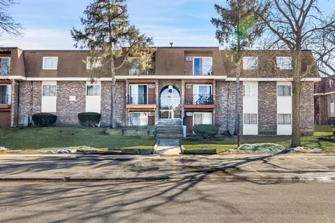 585 Heritage Dr #201, Hoffman Estates, IL 60169
