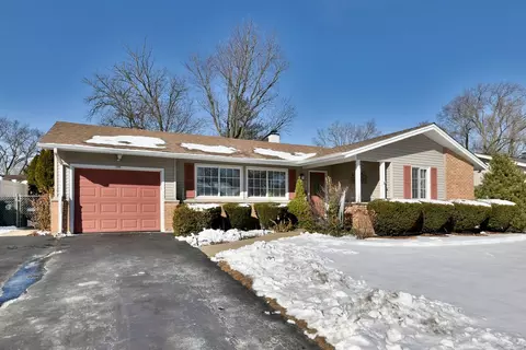 1044 Hartford Ln, Elk Grove Village, IL 60007