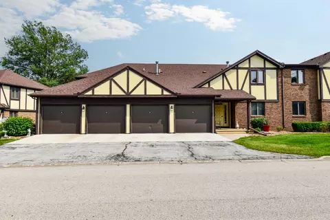208 Carol Ct #A2, Pontiac, IL 61764