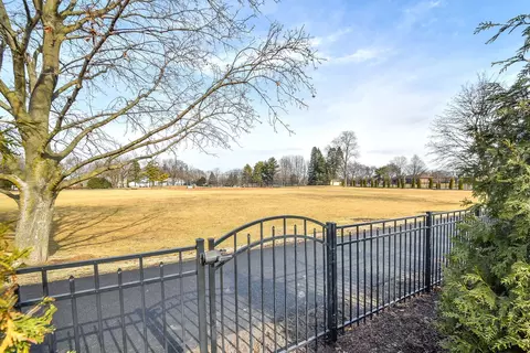75 Hawkins Cir, Wheaton, IL 60189 photo 45