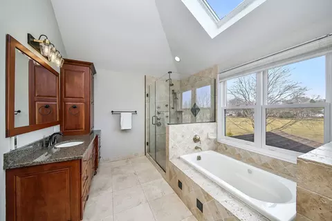 75 Hawkins Cir, Wheaton, IL 60189 photo 23