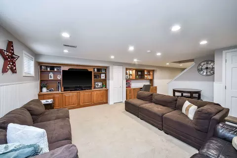 75 Hawkins Cir, Wheaton, IL 60189 photo 32