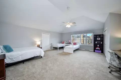 75 Hawkins Cir, Wheaton, IL 60189 photo 25