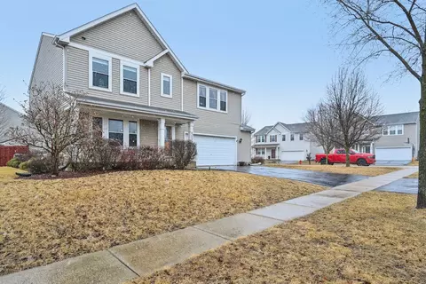322 Westport Dr, Pingree Grove, IL 60140 photo 2