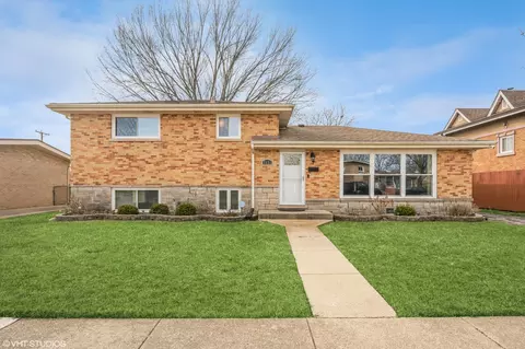 7851 Churchill St, Morton Grove, IL 60053