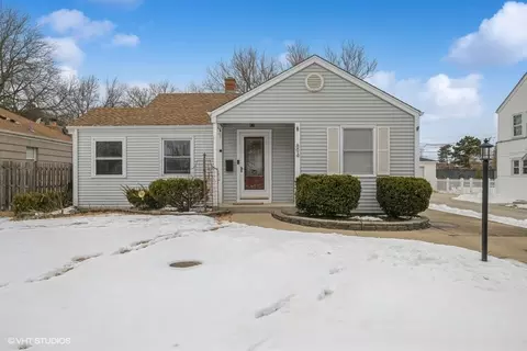 894 N Golf Cul De Sac St, Des Plaines, IL 60016