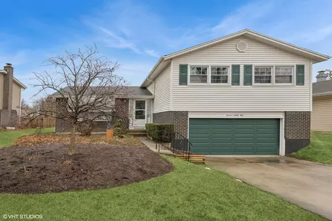 1321 N Peachtree Ln, Mount Prospect, IL 60056