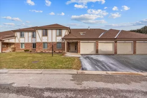 9233 Montgomery Dr #142, Orland Park, IL 60462