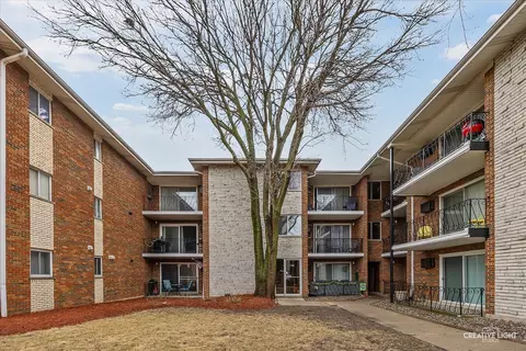 3935 W 104th St #2A, Chicago, IL 60655