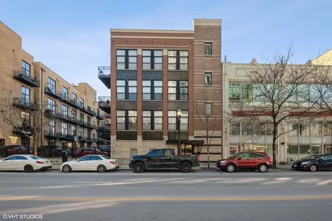 1910 S Michigan Ave #207, Chicago, IL 60616