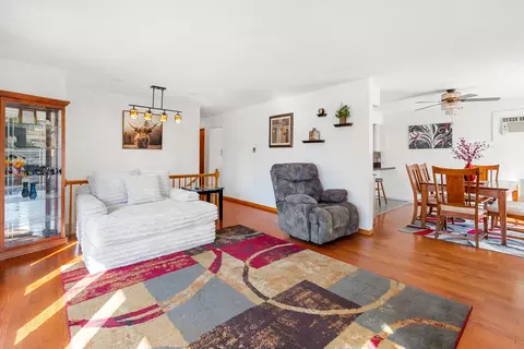 Living - 706 E Brown St, Harvard, IL 60033 photo 3 of 5