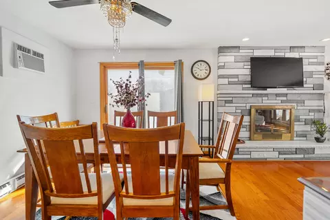 Dining - 706 E Brown St, Harvard, IL 60033 photo 2 of 3