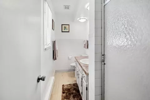 Bath - 706 E Brown St, Harvard, IL 60033 photo 4 of 4