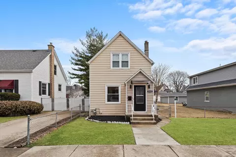 9315 S Trumbull Ave, Evergreen Park, IL 60805