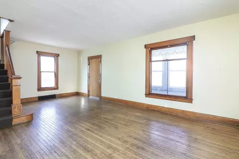 791 E Benton St, Aurora, IL 60505 photo 4