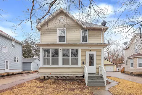791 E Benton St, Aurora, IL 60505