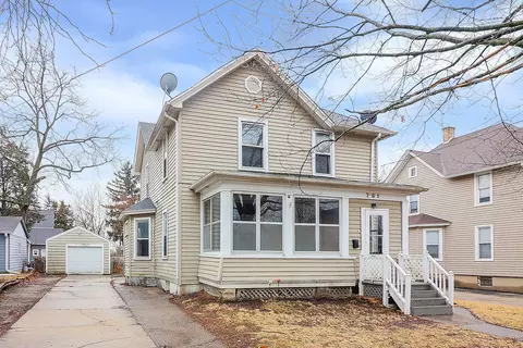 791 E Benton St, Aurora, IL 60505 photo 2