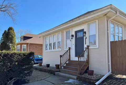 1421 E Walnut Ave, Des Plaines, IL 60016