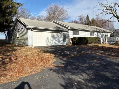 3006 Meridian Dr, Champaign, IL 61822