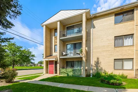 6332 Pershing Rd #3C, Berwyn, IL 60402