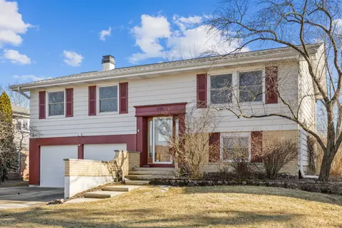 1095 Englewood Rd, Hoffman Estates, IL 60169